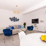 アパート Gallery Luxury & Rooms-only Adults *