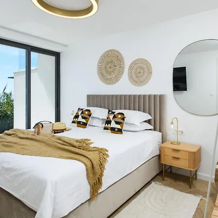 Gallery Luxury & Rooms-only Adults Spalato