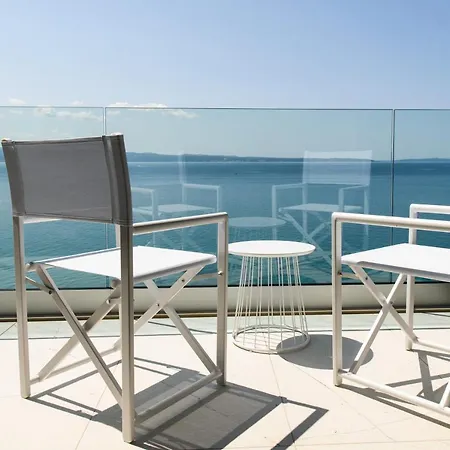 Gallery Luxury & Rooms-only Adults Апартаменти