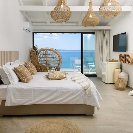 Gallery Luxury & Rooms-only Adults Split
