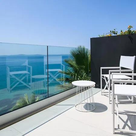 Gallery Luxury Suites & Rooms-Only Adults Apartment *