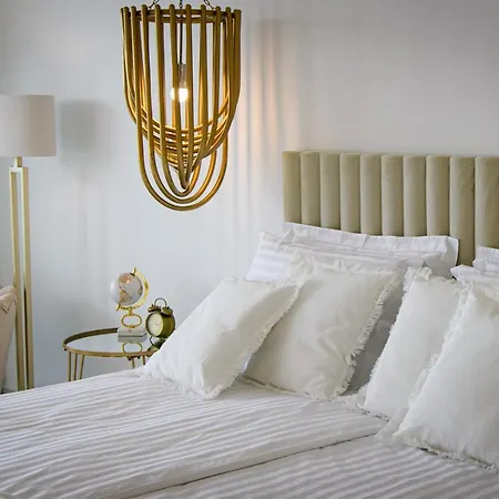 Gallery Luxury Suites & Rooms-Only Adults *