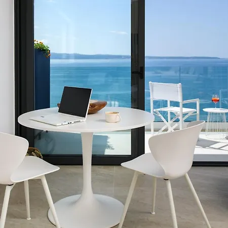 Gallery Luxury & Rooms-only Adults * Split