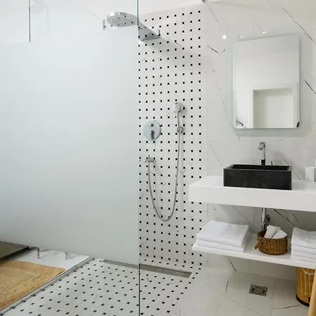 Gallery Luxury & Rooms-only Adults * Split