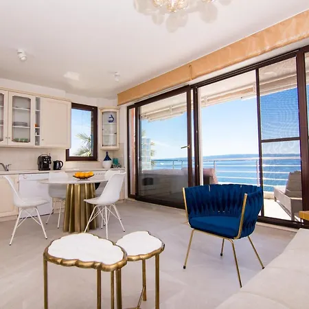 Gallery Luxury Suites & Rooms-Only Adults