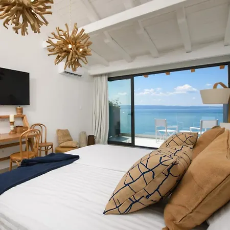 Gallery Luxury & Rooms-only Adults Апартаменти