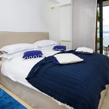 Gallery Luxury & Rooms-only Adults Split