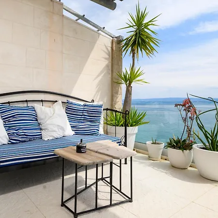 Gallery Luxury & Rooms-only Adults Апартаменти