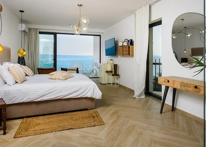 Gallery Luxury Suites & Rooms-Only Adults