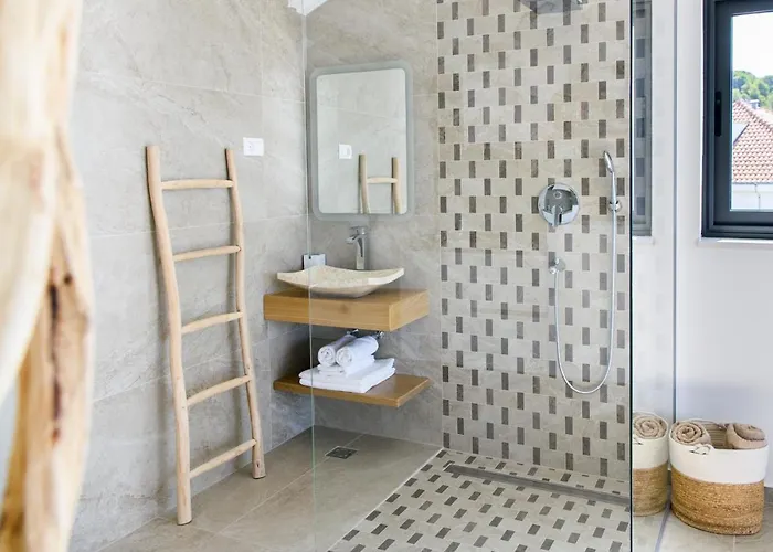 Gallery Luxury Suites & Rooms-Only Adults Apartment *