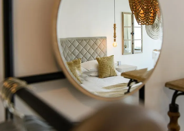 Gallery Luxury Suites & Rooms-Only Adults *