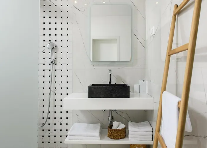 Gallery Luxury Suites & Rooms-Only Adults Apartment