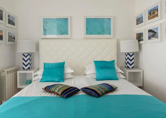 Gallery Luxury Suites & Rooms-Only Adults *