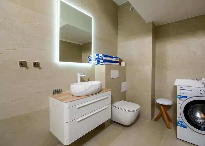 Gallery Luxury Suites & Rooms-Only Adults * Split