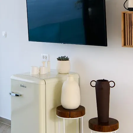 Gallery Luxury & Rooms-only Adults * Split