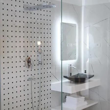 Gallery Luxury & Rooms-only Adults * Split