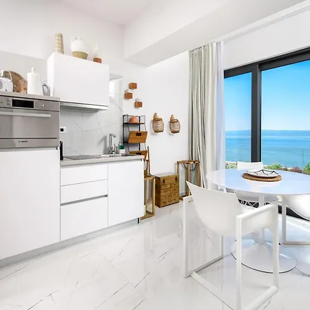 Gallery Luxury & Rooms-only Adults * Split