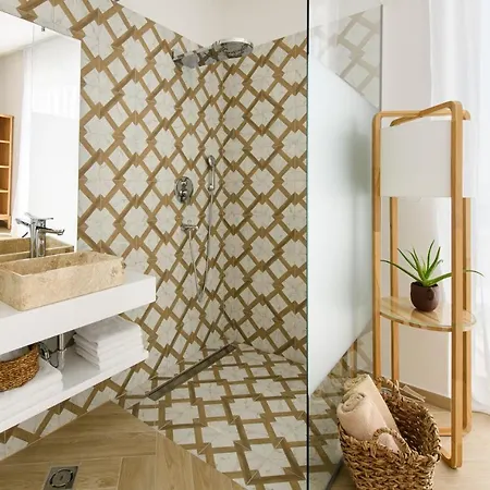 Gallery Luxury & Rooms-only Adults * Split