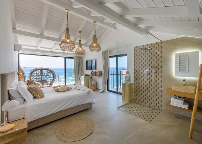 Gallery Luxury Suites & Rooms-Only Adults Apartment Split