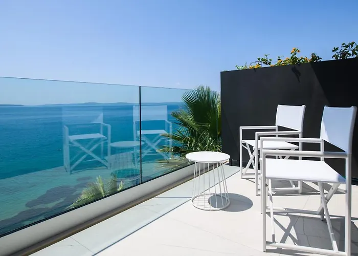 Gallery Luxury Suites & Rooms-Only Adults Apartment *