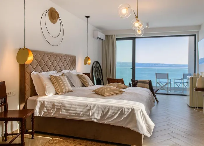 Gallery Luxury Suites & Rooms-Only Adults