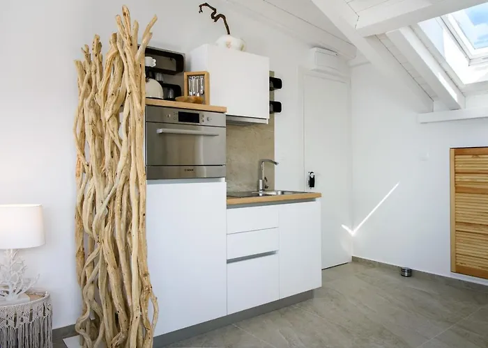 Gallery Luxury Suites & Rooms-Only Adults *