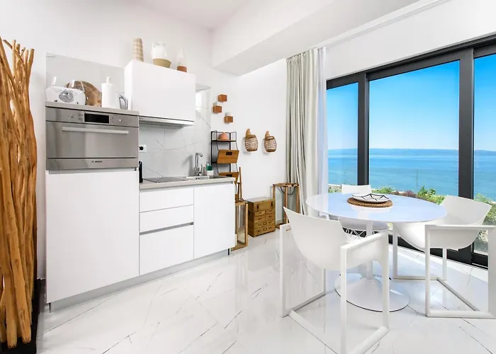 Gallery Luxury Suites & Rooms-Only Adults * Split