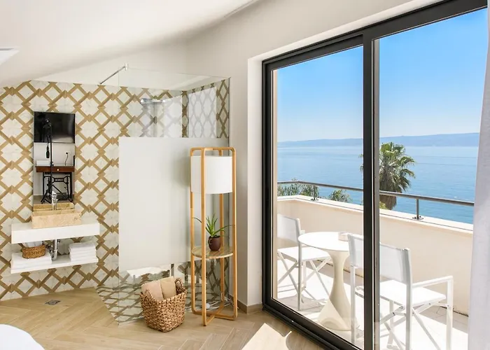 Gallery Luxury Suites & Rooms-Only Adults Apartment