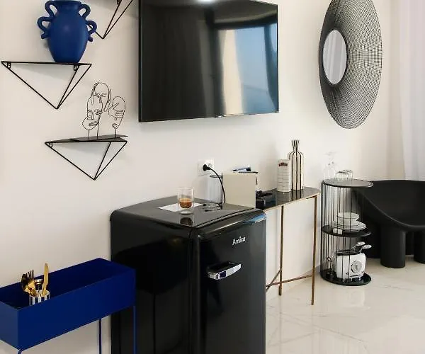 Gallery Luxury Suites & Rooms-Only Adults