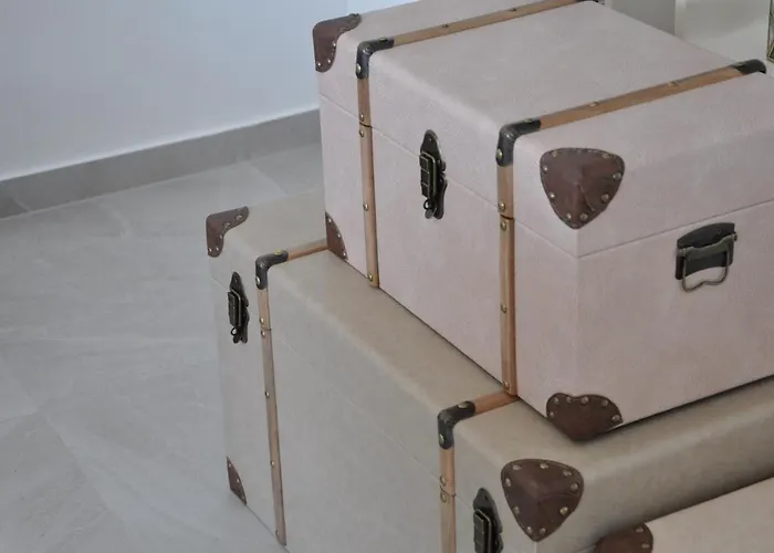 Gallery Luxury Suites & Rooms-Only Adults * Split